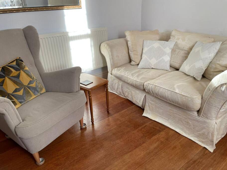 Charming 2 Double Bed Cottage Style House 브리스틀 외부 사진